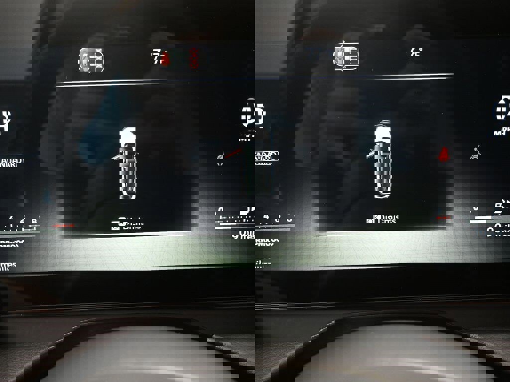 New 2026 Nissan Kicks SR image 14