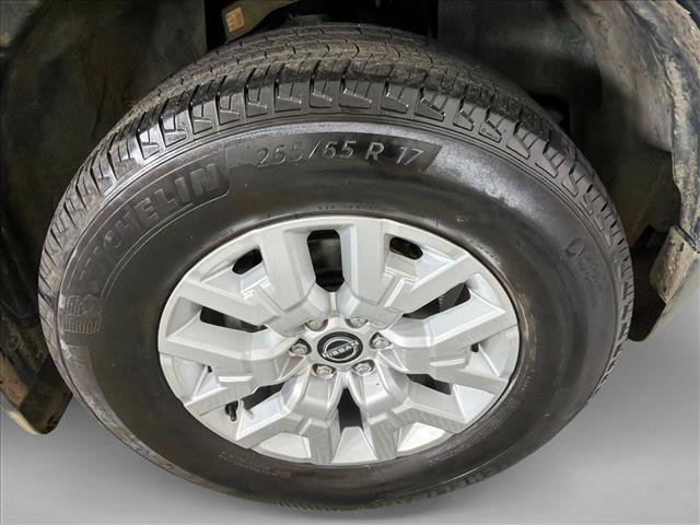 Used 2024 Nissan Frontier SV w/ SV Convenience Package RWD image 12