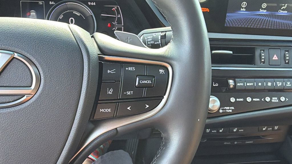 Used 2022 Lexus ES 300h w/ Premium Package image 22