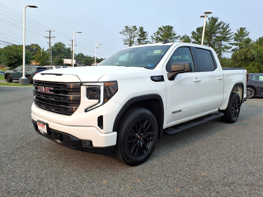 Used 2022 GMC Sierra 1500 Elevation w/ LPO, Elevation Black Package AWD/4WD image 14