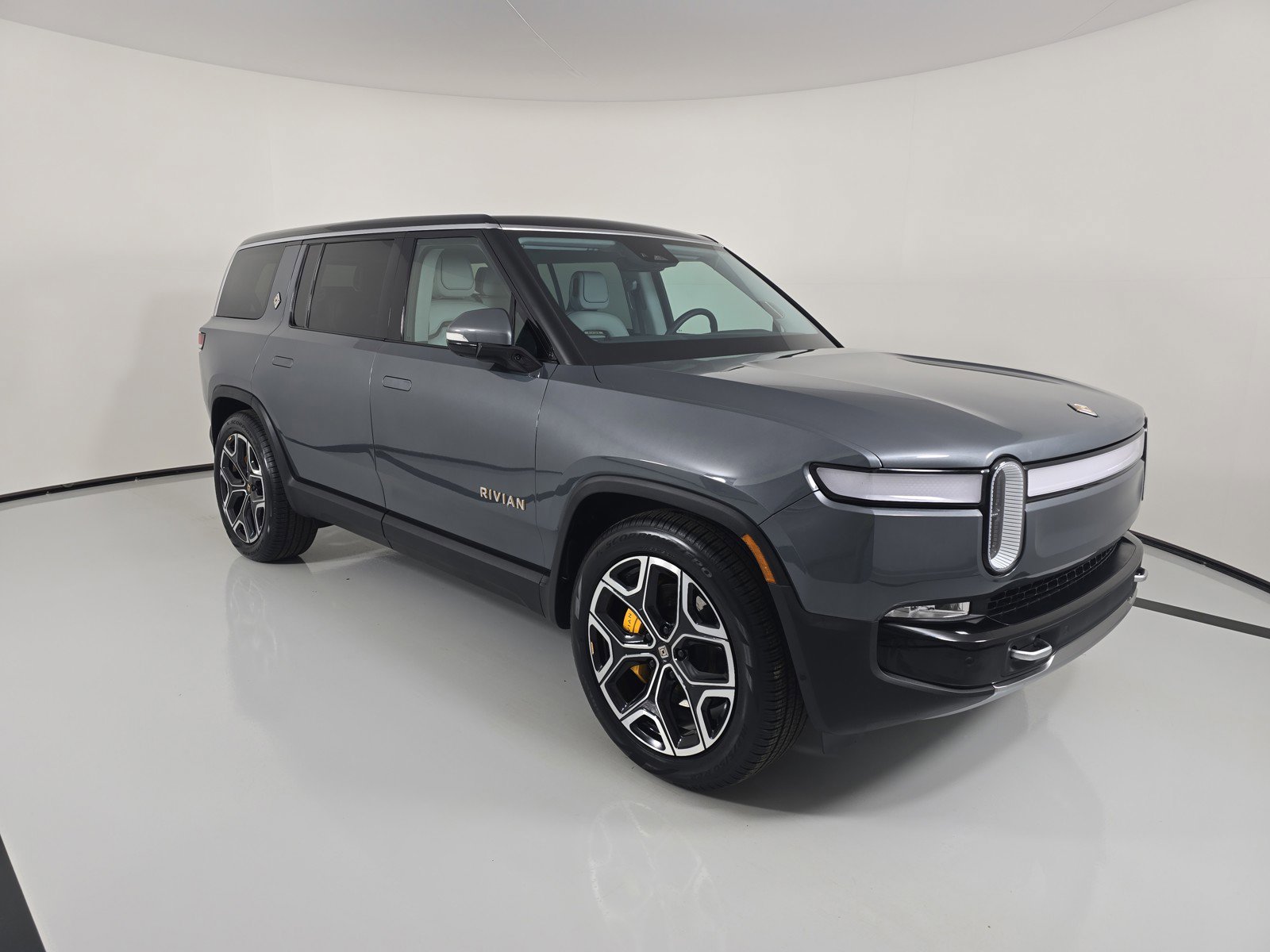 Used 2024 Rivian R1S Adventure AWD/4WD image 7