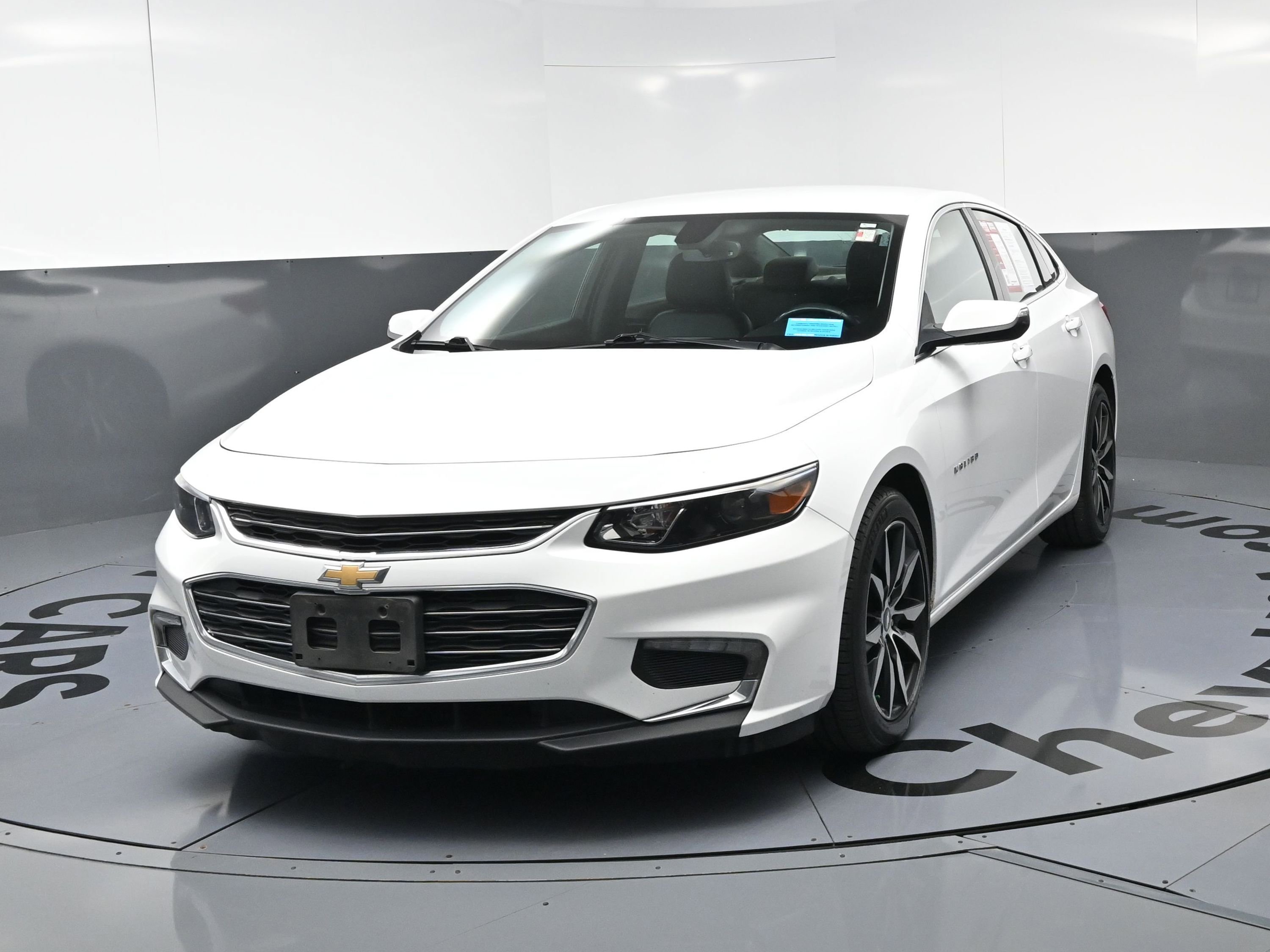 Used 2017 Chevrolet Malibu LT w/ Leather Package FWD image 11