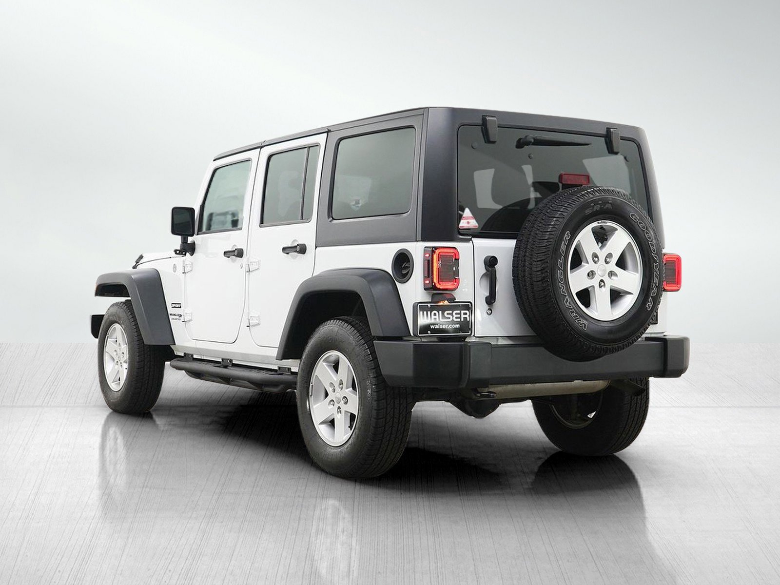 Used 2018 Jeep Wrangler Unlimited Sport S AWD/4WD image 3