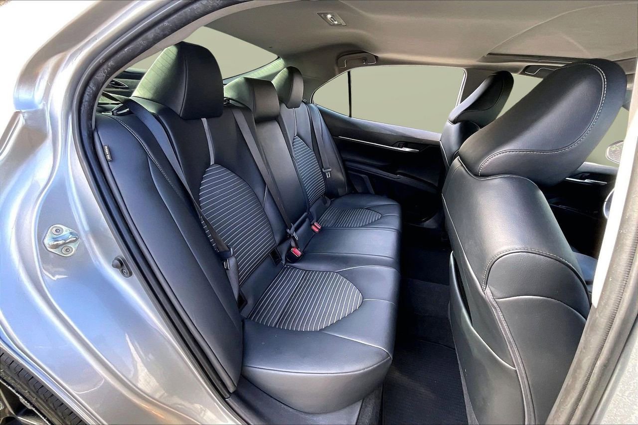 Used 2021 Toyota Camry SE image 23