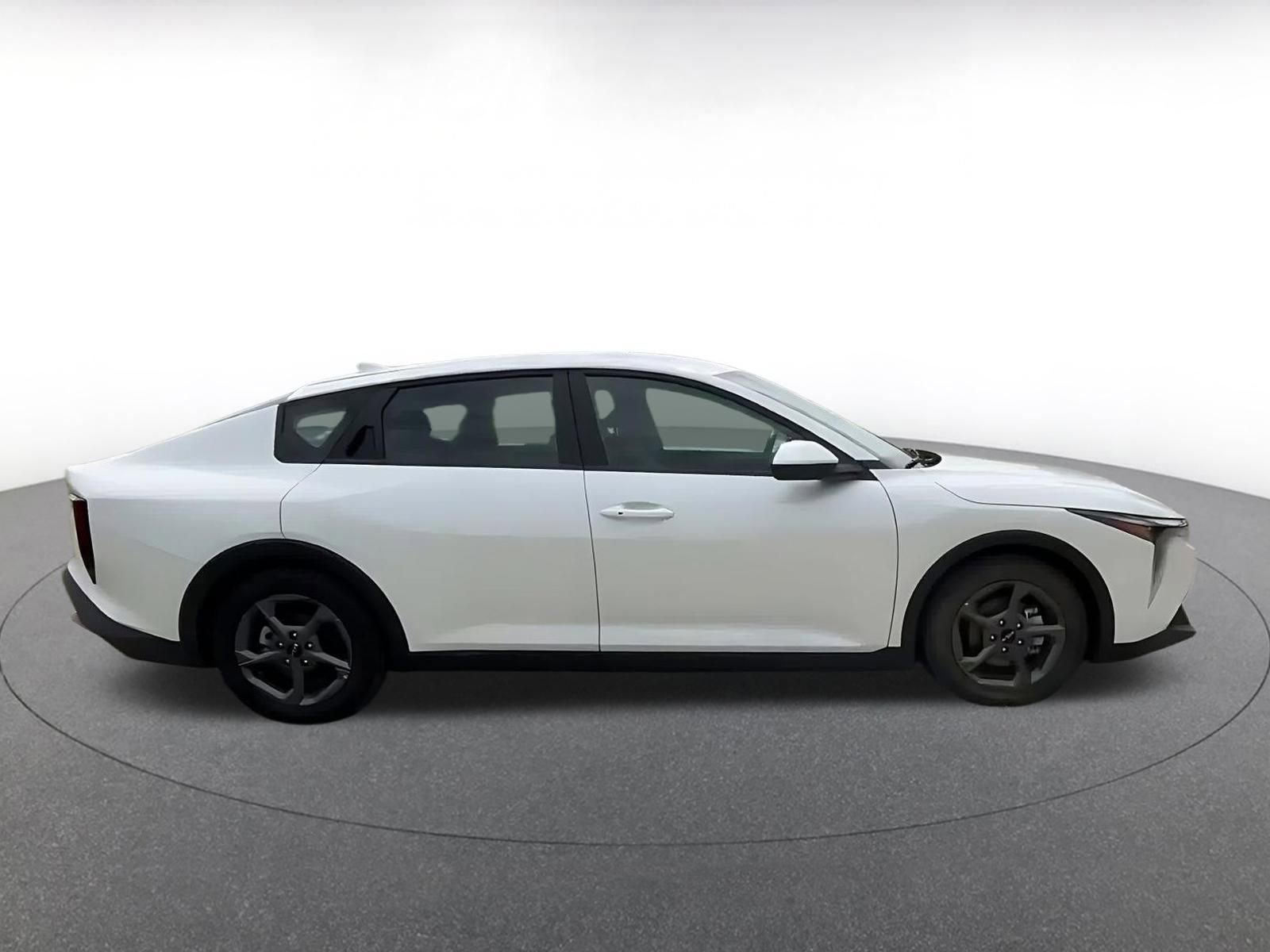 Used 2025 Kia K4 FWD image 16