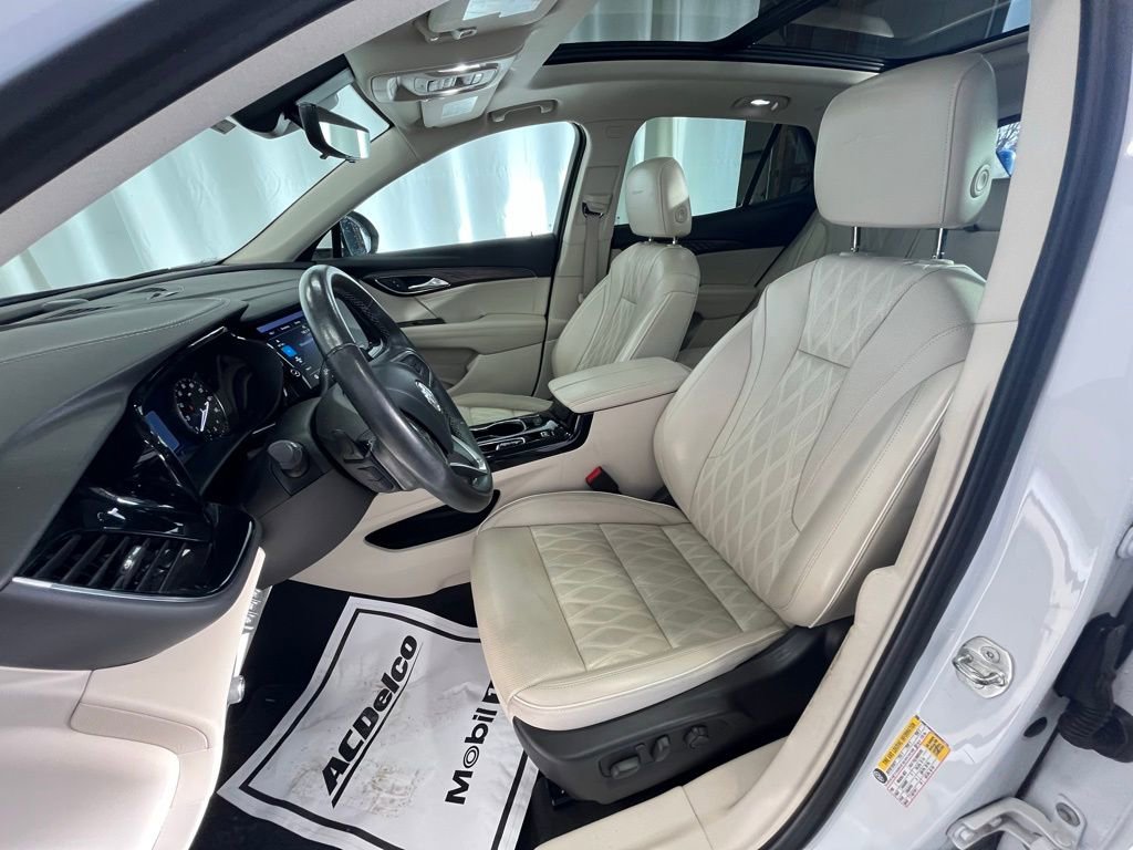 Used 2021 Buick Envision Avenir w/ Technology Package II image 9