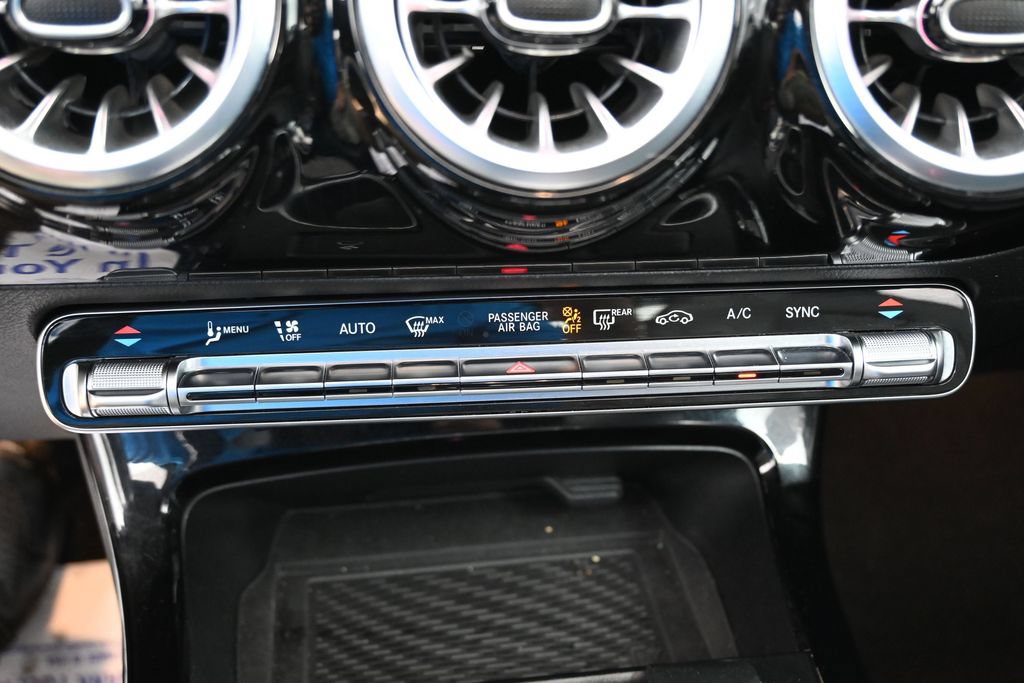 Used 2025 Mercedes-Benz CLA 250 4MATIC image 32