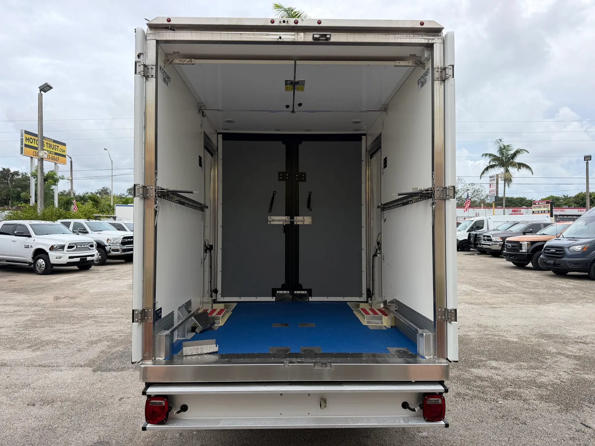 Used 2023 Ford E-350 and Econoline 350 Super Duty w/ Power Windows & Locks Group RWD image 5
