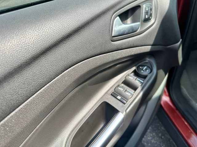 Used 2015 Ford Escape Titanium w/ Equipment Group 301A AWD/4WD image 15