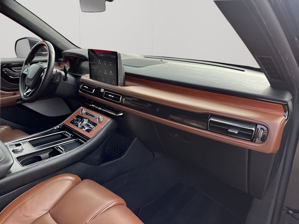 Used 2020 Lincoln Aviator Reserve w/ Equipment Group 202A image 14