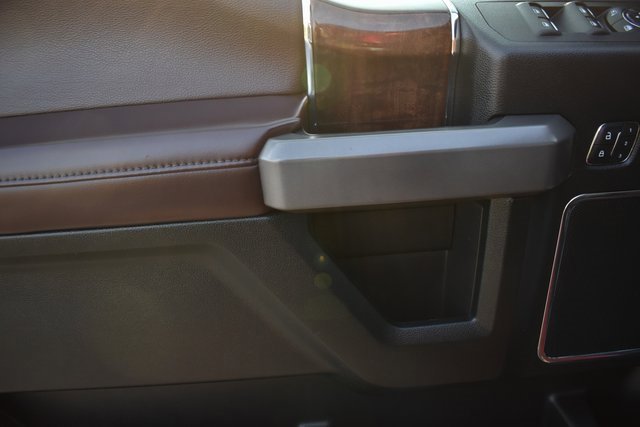 Used 2016 Ford F150 Platinum w/ Equipment Group 701A Luxury image 9