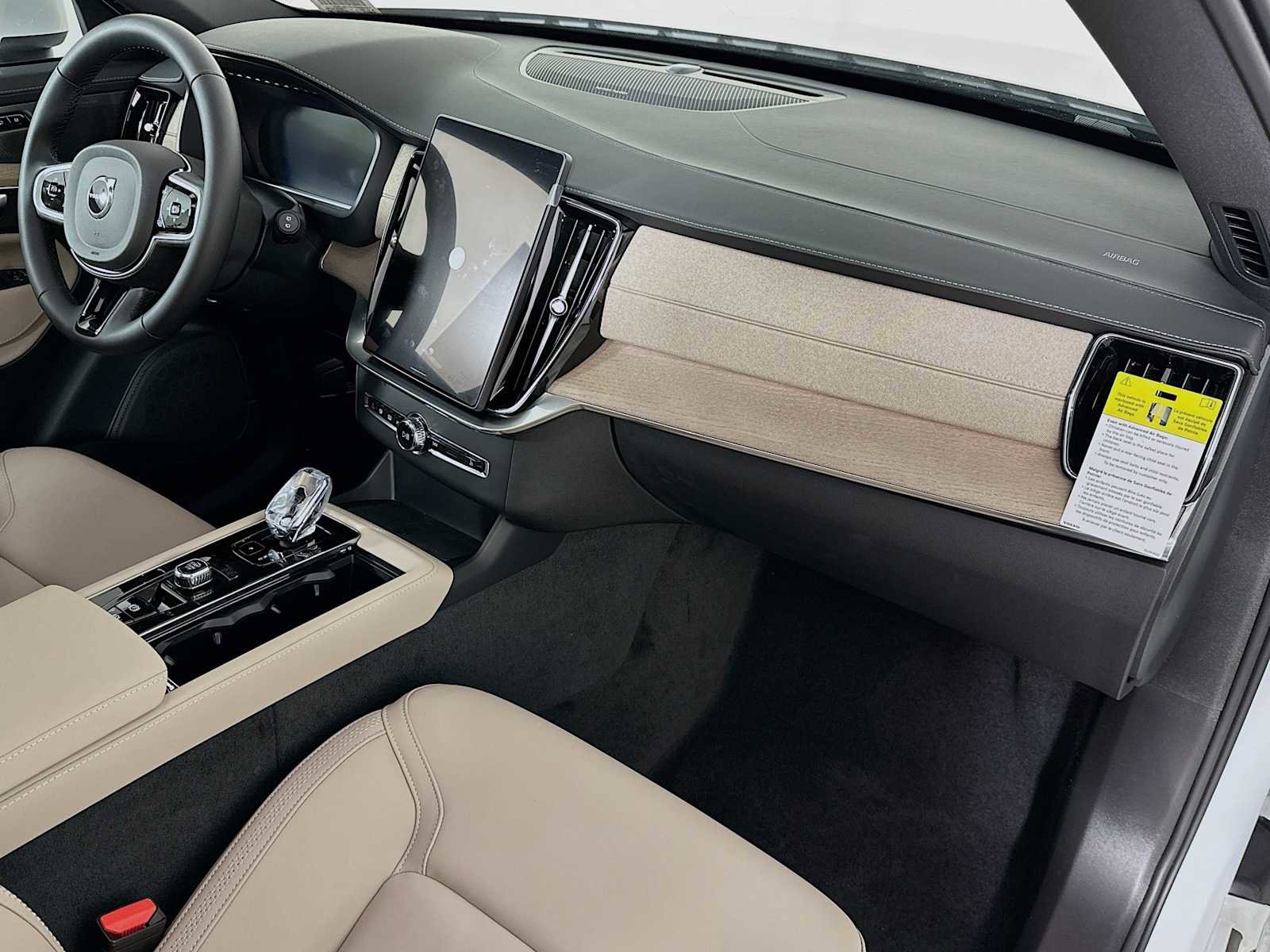 New 2026 Volvo XC90 B6 Plus w/ Protection Package Premier image 29