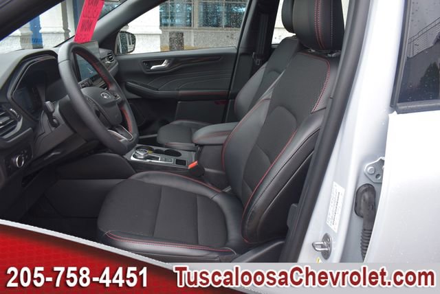 Used 2025 Ford Escape ST-Line w/ Tech Pack #1 FWD image 19