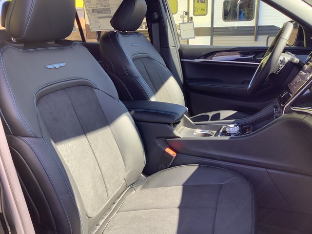New 2024 Jeep Grand Cherokee Trailhawk AWD/4WD image 38
