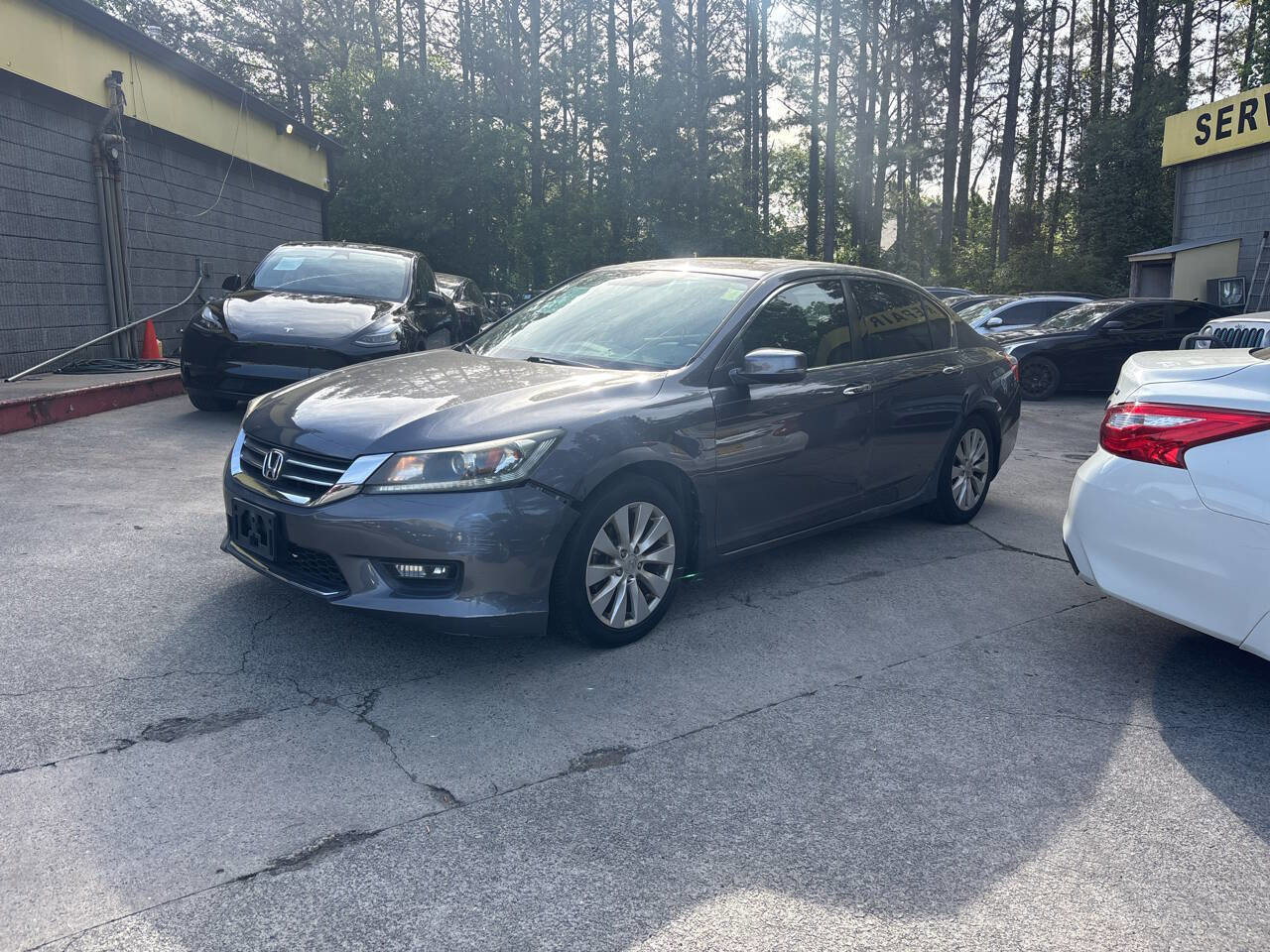 Used 2015 Honda Accord EX image 2