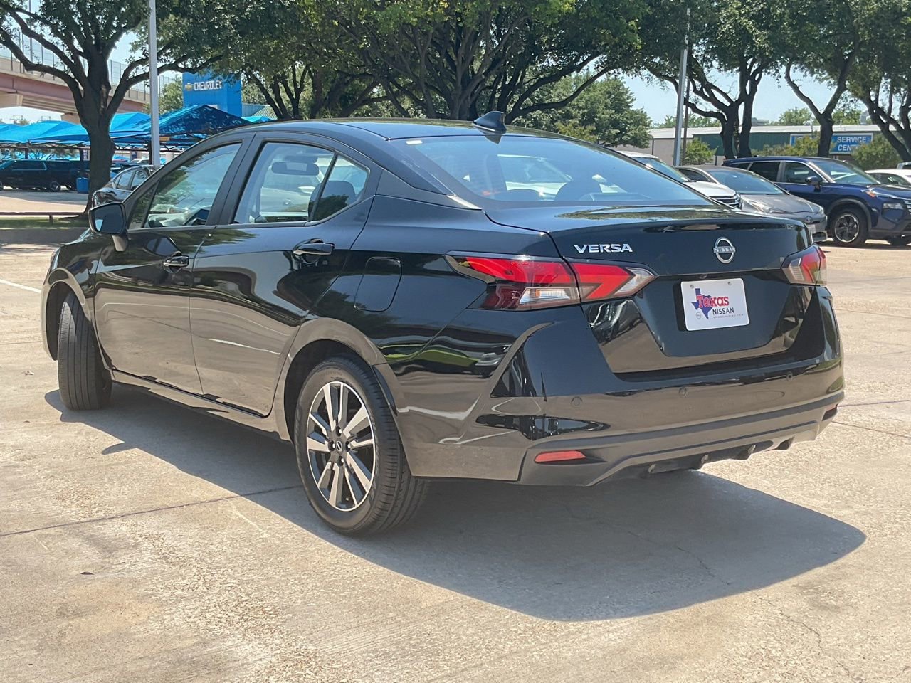 Used 2025 Nissan Versa SV FWD image 7