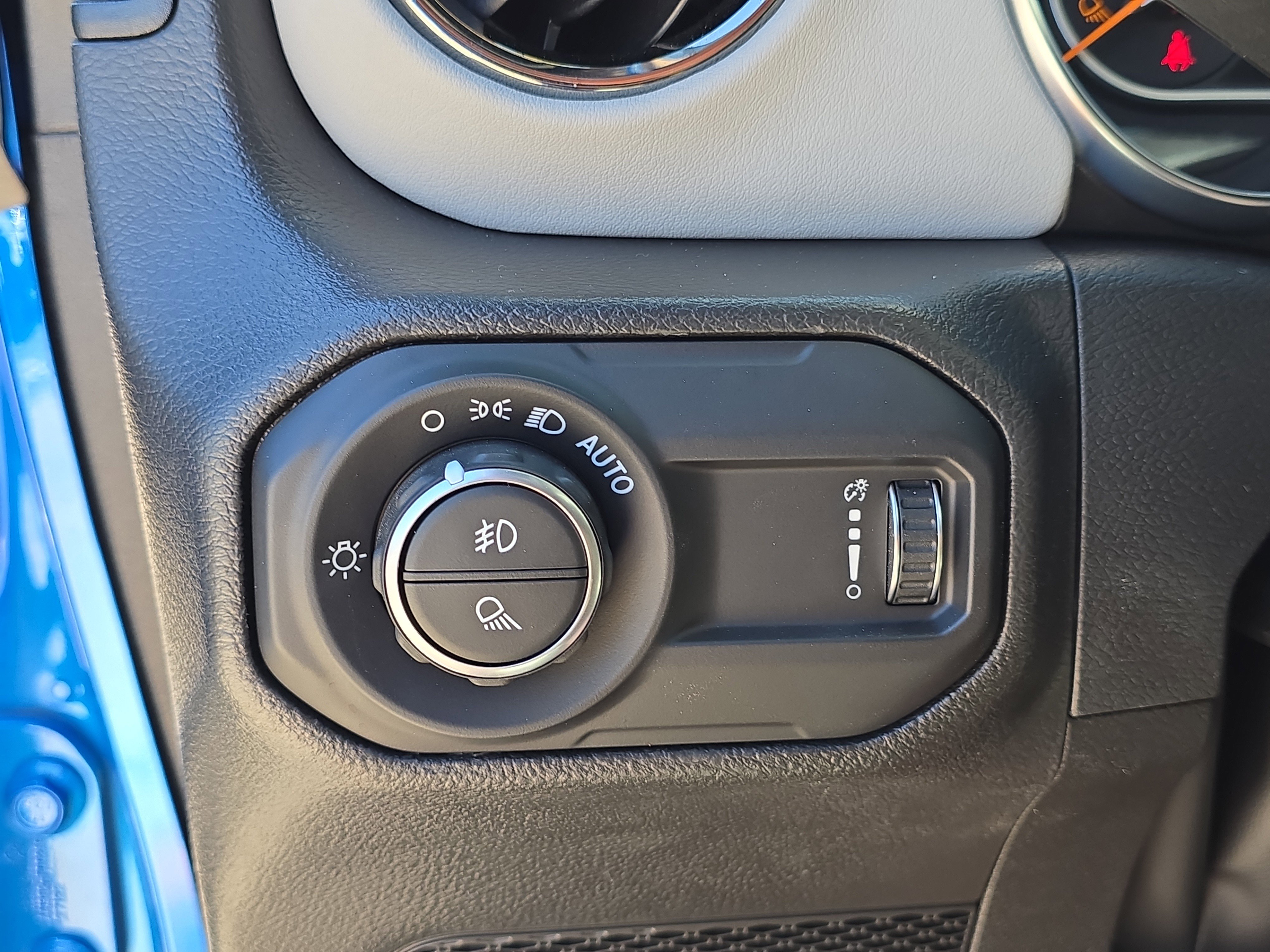 Used 2023 Jeep Gladiator Overland image 28