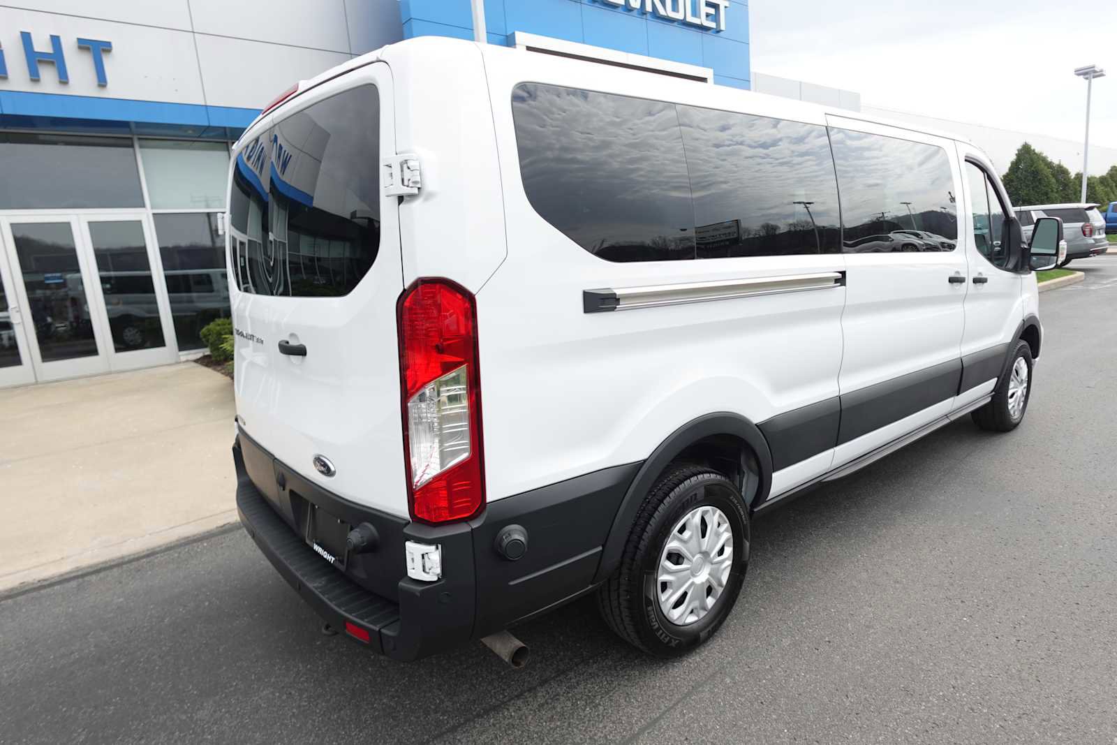Used 2024 Ford Transit 350 XLT image 3