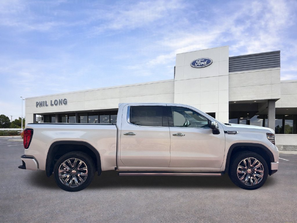 Used 2023 GMC Sierra 1500 Denali AWD/4WD image 8