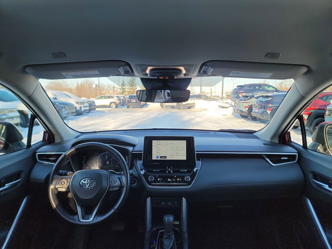 Used 2023 Toyota Corolla Cross XLE AWD/4WD image 25