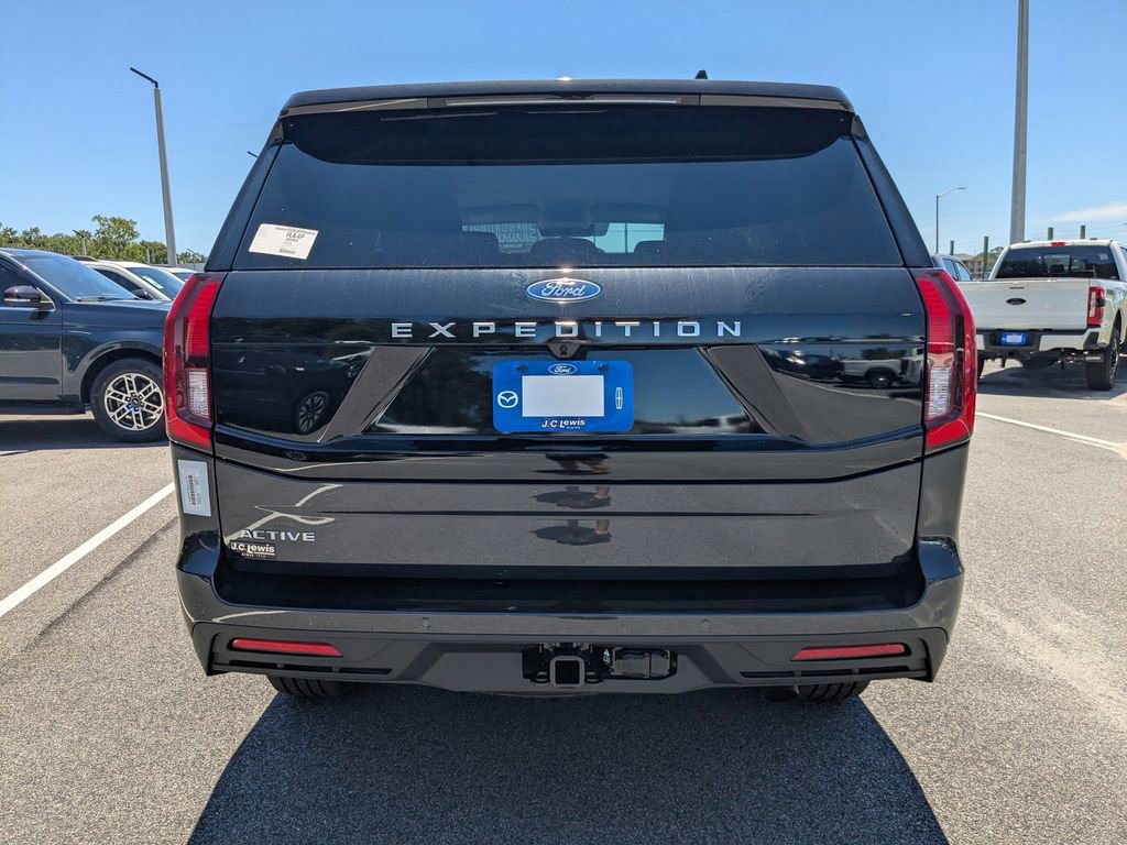 New 2026 Ford Expedition Active RWD image 5