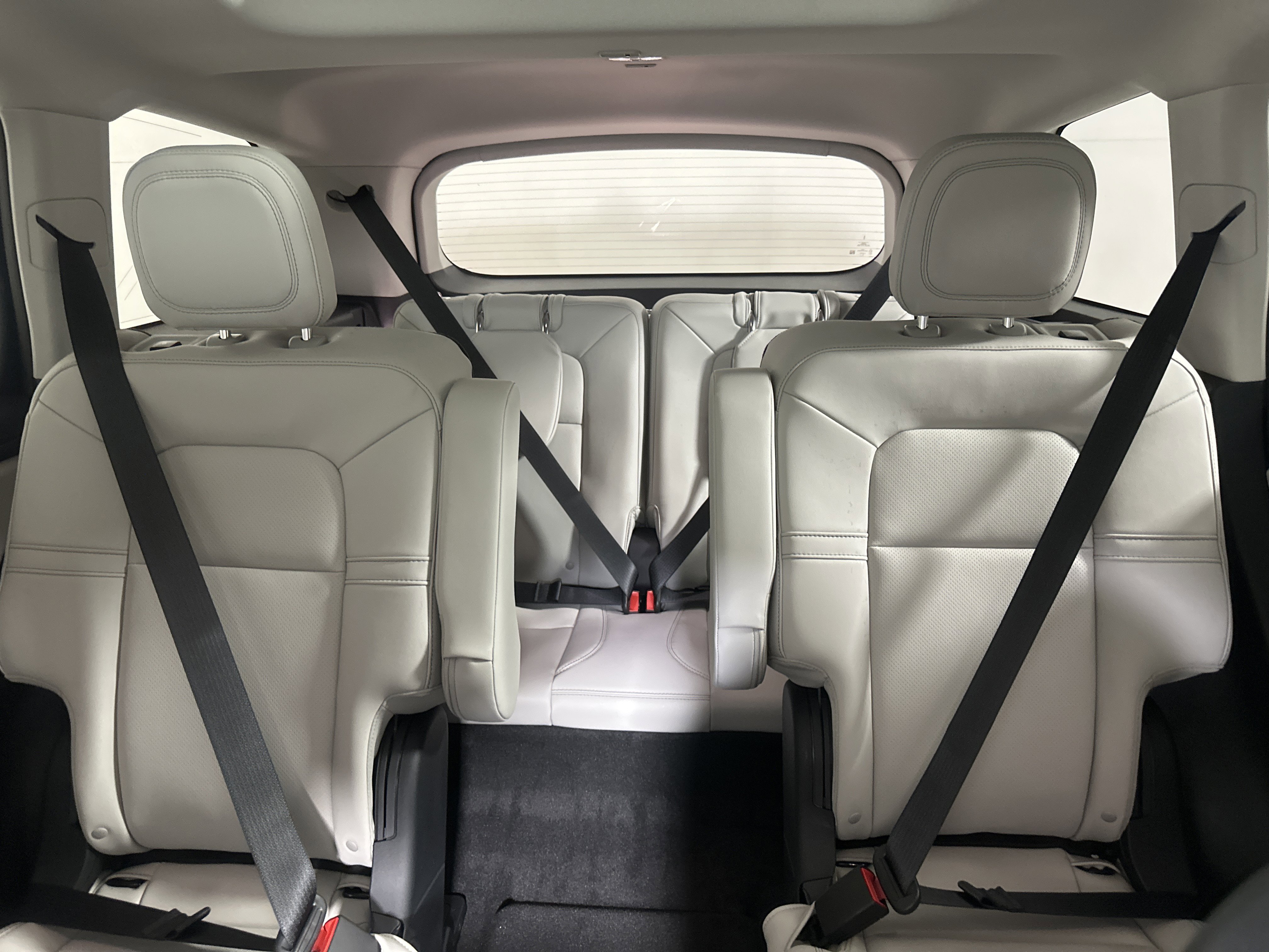 New 2025 Lincoln Aviator AWD image 22