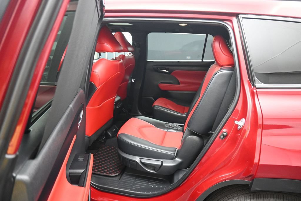Used 2023 Toyota Highlander XSE FWD image 37