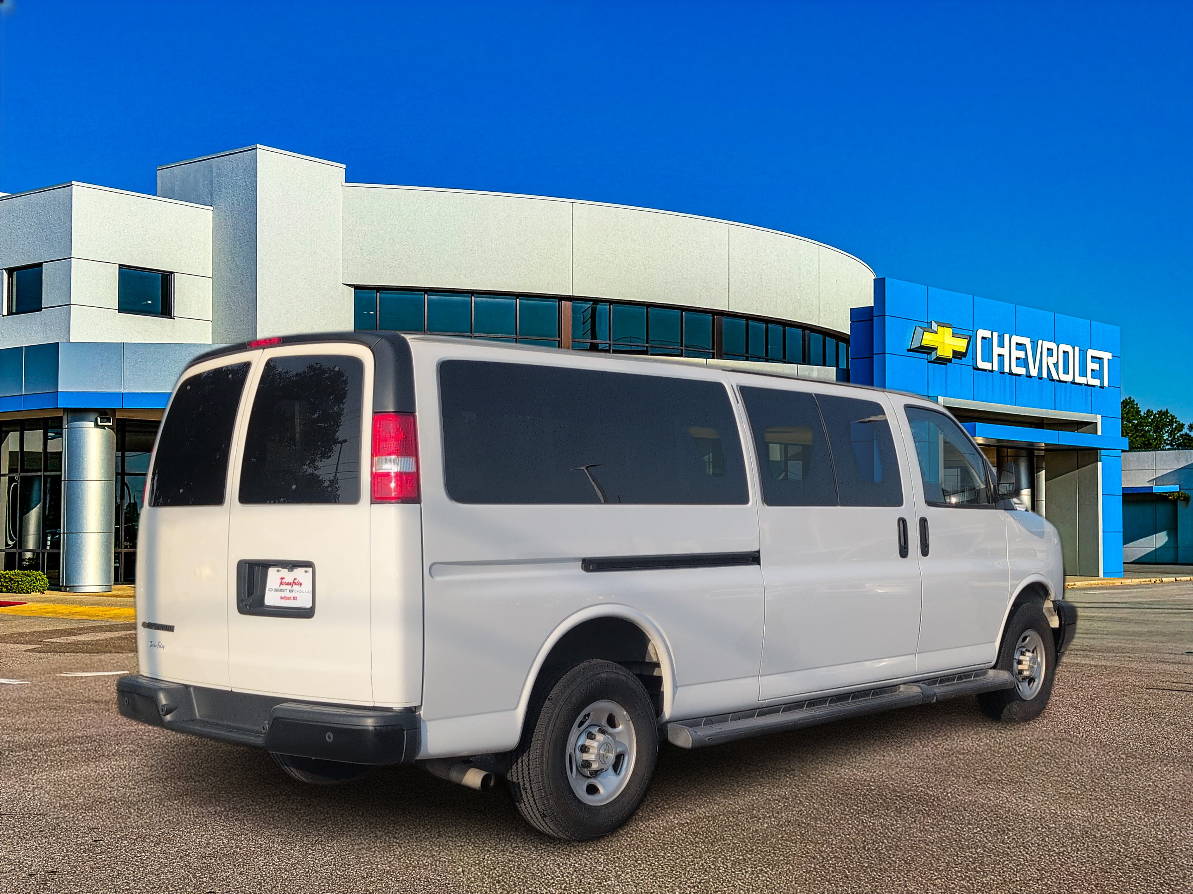 Used 2022 Chevrolet Express 3500 LS RWD image 7