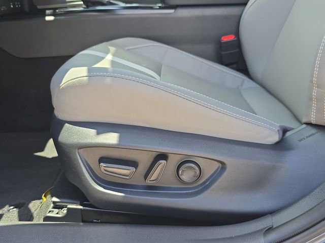 Used 2026 Toyota Camry SE w/ Convenience Package FWD image 29