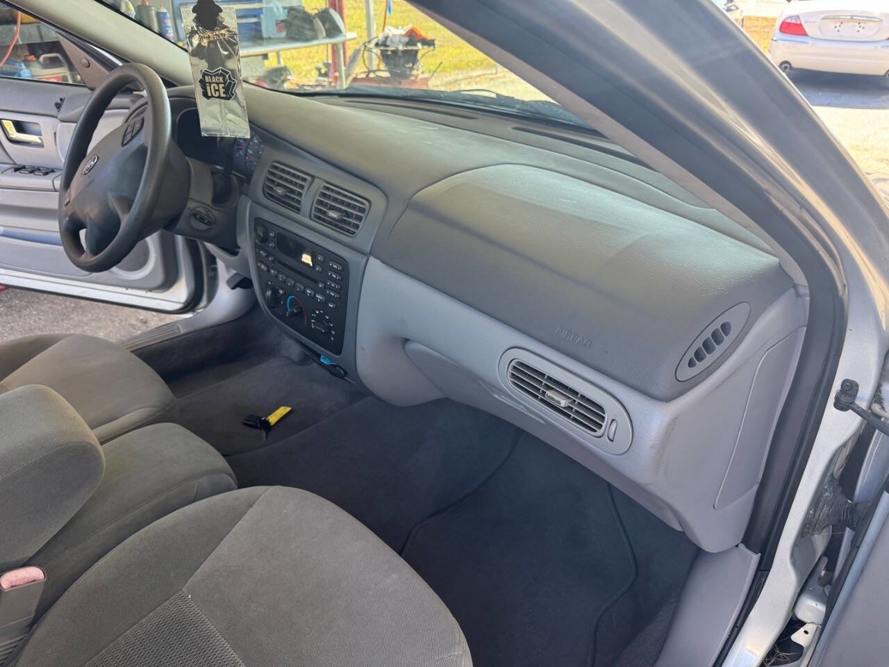 Used 2003 Ford Taurus SES image 10