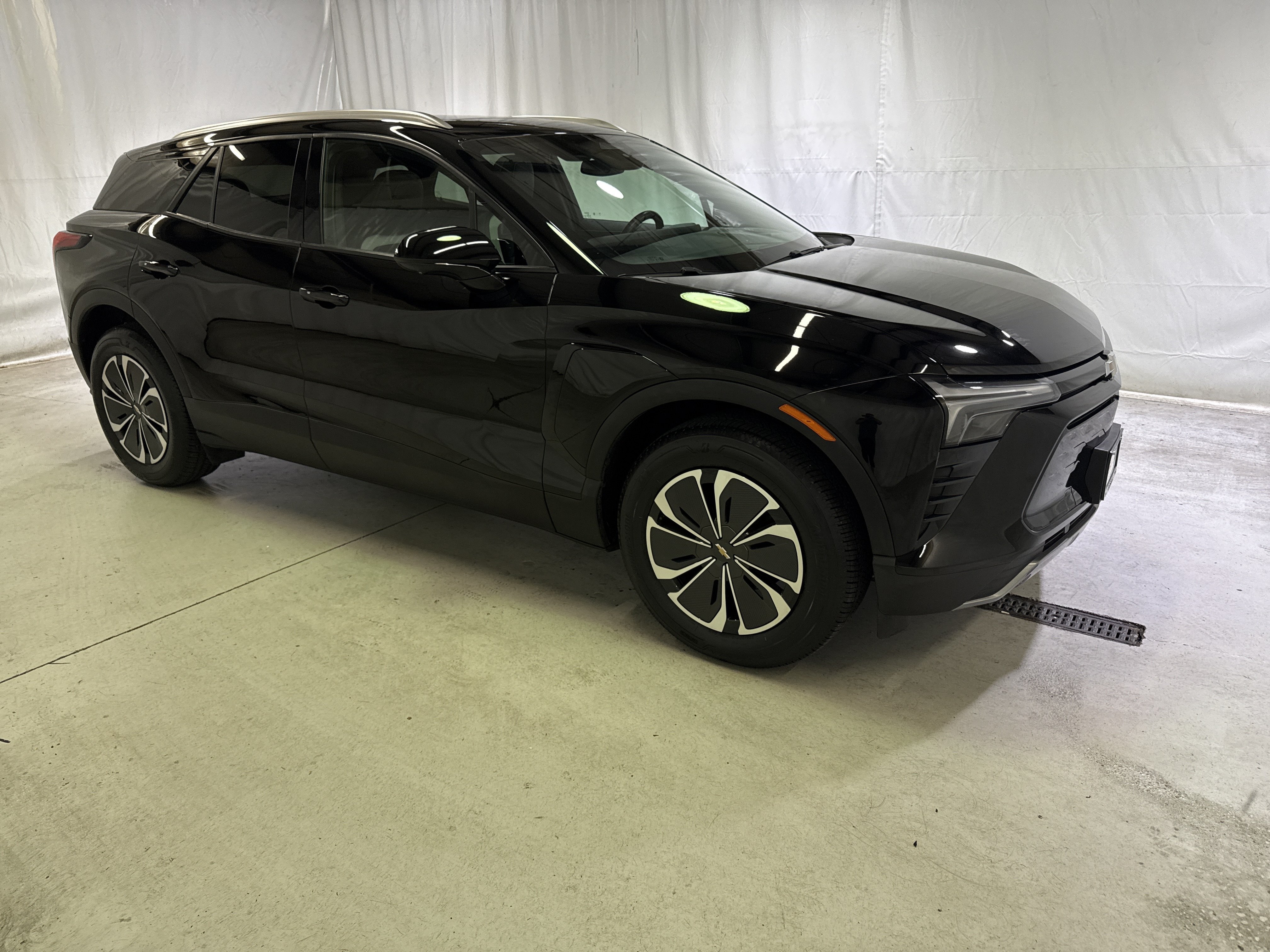Certified 2024 Chevrolet Blazer EV LT AWD/4WD image 2