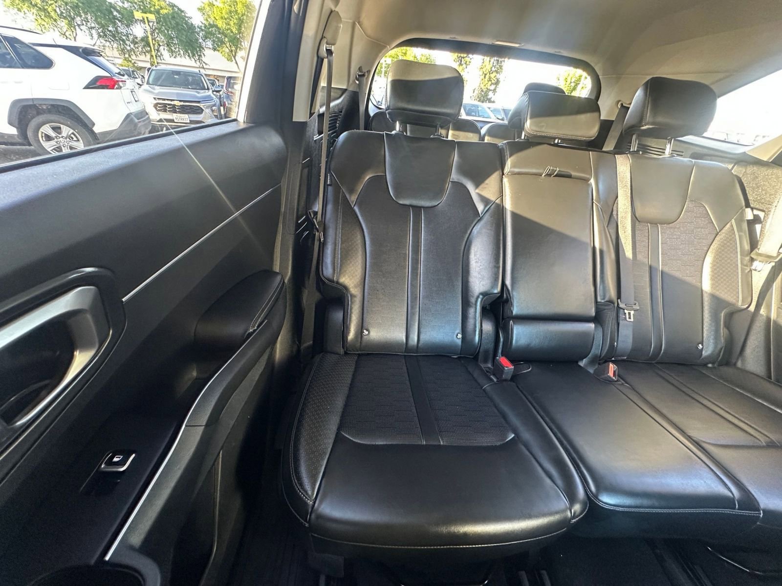 Used 2024 Kia Sorento S image 40