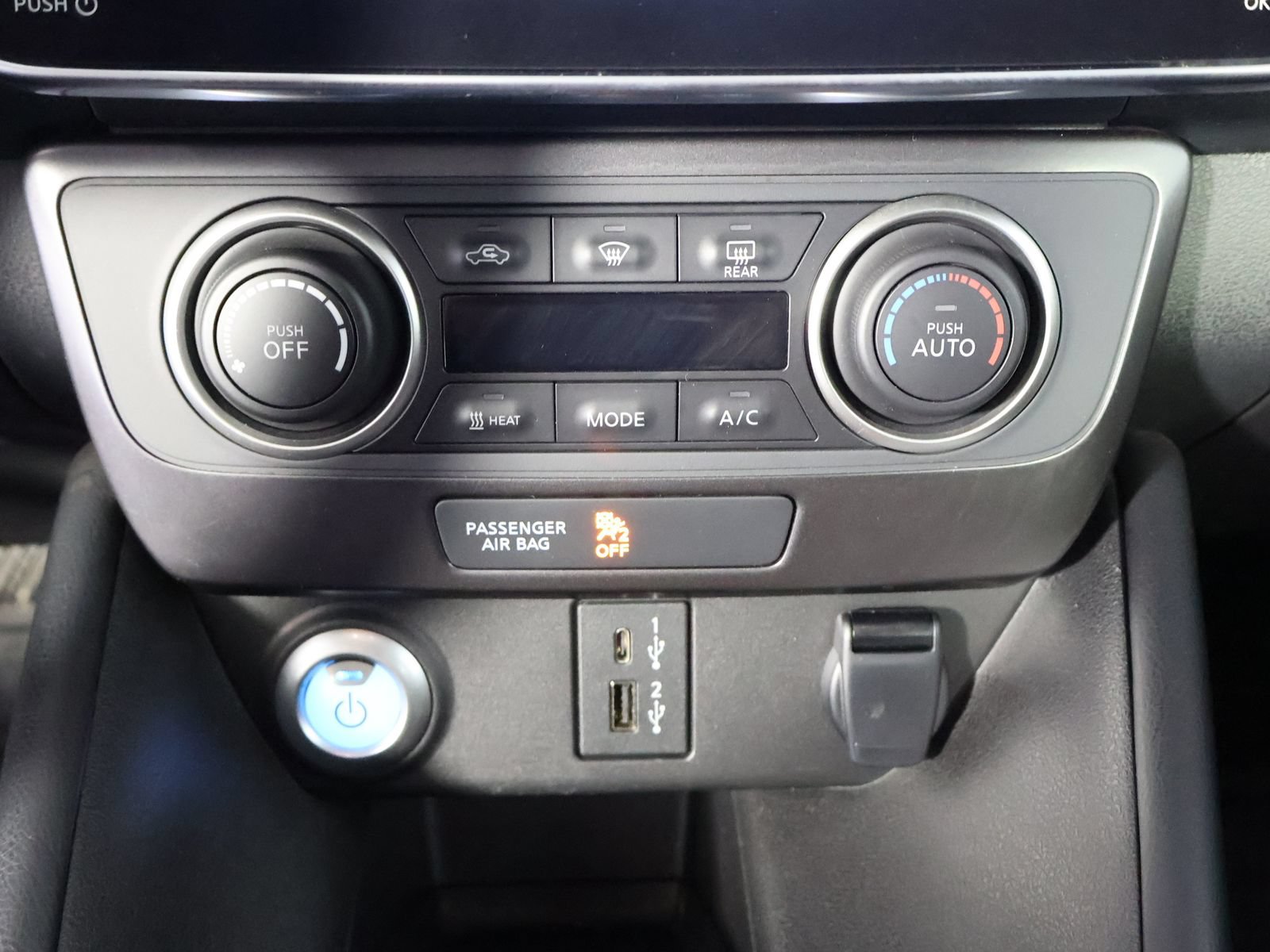 Used 2025 Nissan Leaf S FWD image 39