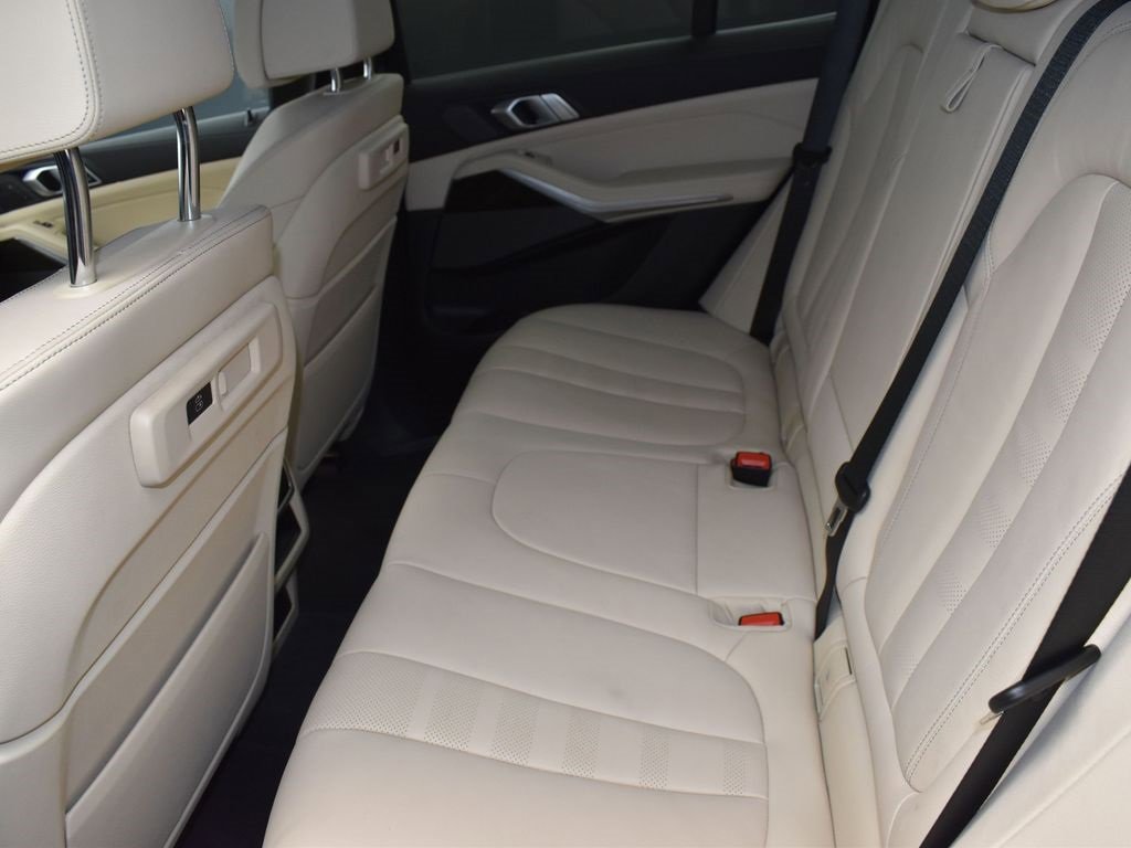 Used 2021 BMW X5 xDrive40i w/ Premium Package 2 image 16