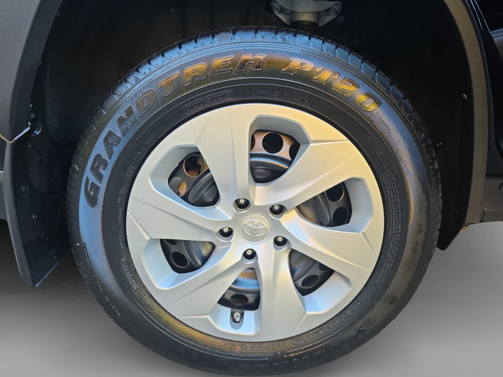 Used 2024 Toyota RAV4 LE AWD/4WD image 19