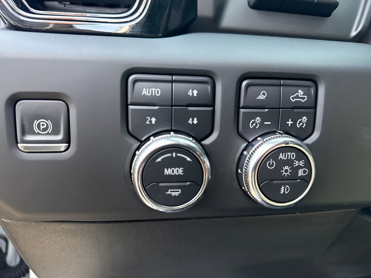 Used 2022 GMC Sierra 1500 AT4 w/ Technology Package image 20