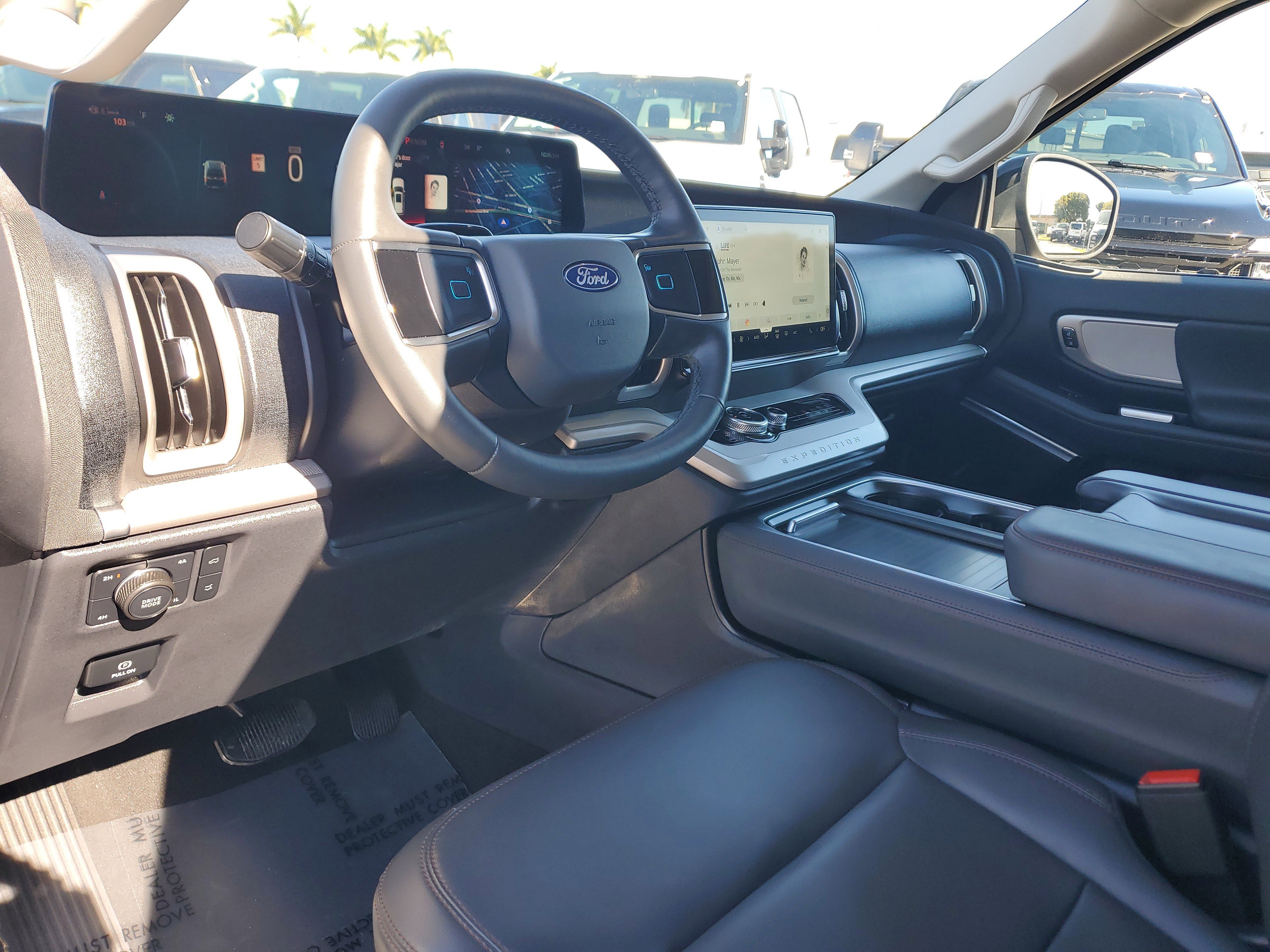 Used 2025 Ford Expedition Active image 9