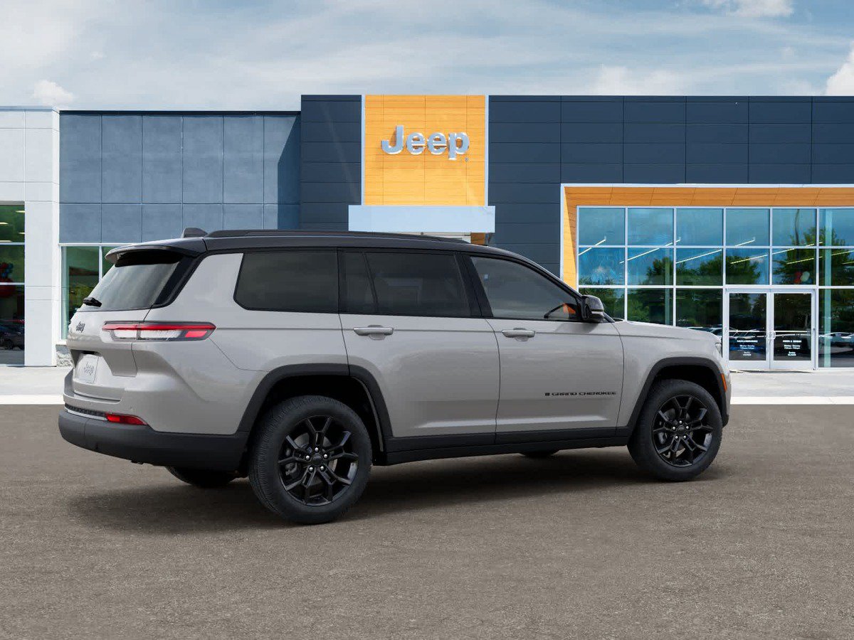 New 2025 Jeep Grand Cherokee L Limited AWD/4WD image 4