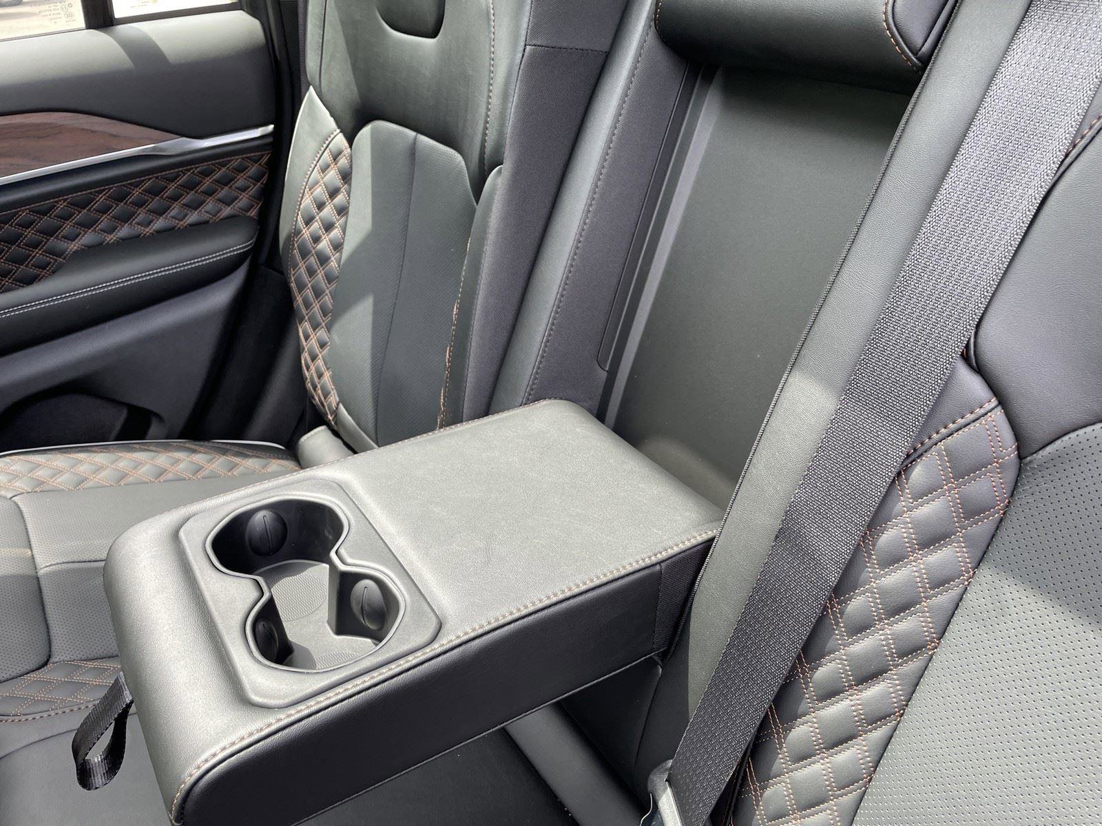 Used 2025 Jeep Grand Cherokee Summit w/ Adv Protech Group IV AWD/4WD image 41