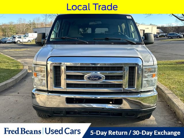 Used 2011 Ford E-350 and Econoline 350 XLT image 2