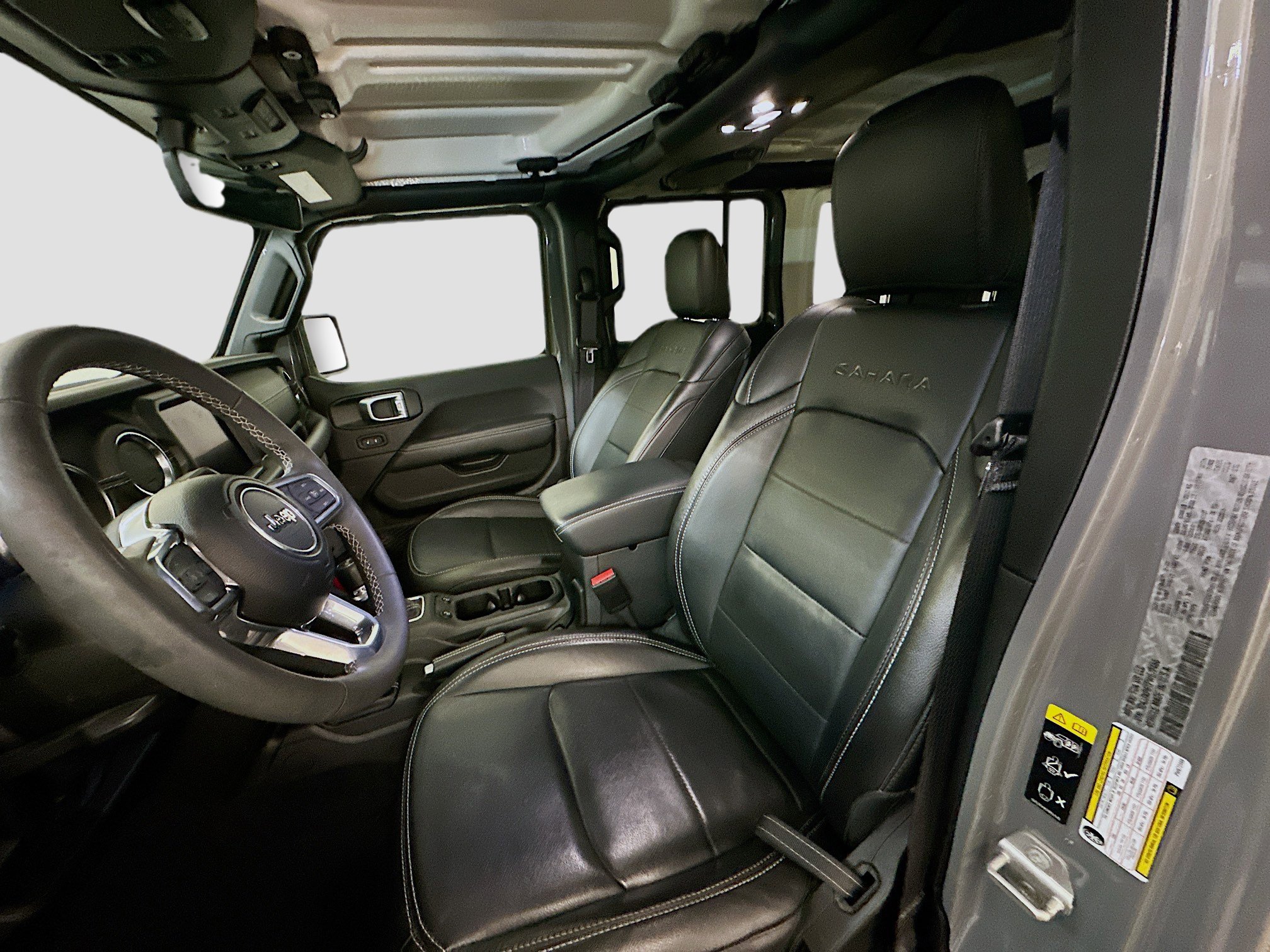 Used 2023 Jeep Wrangler Sahara image 13