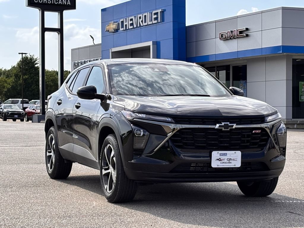 New 2026 Chevrolet Trax RS FWD image 2