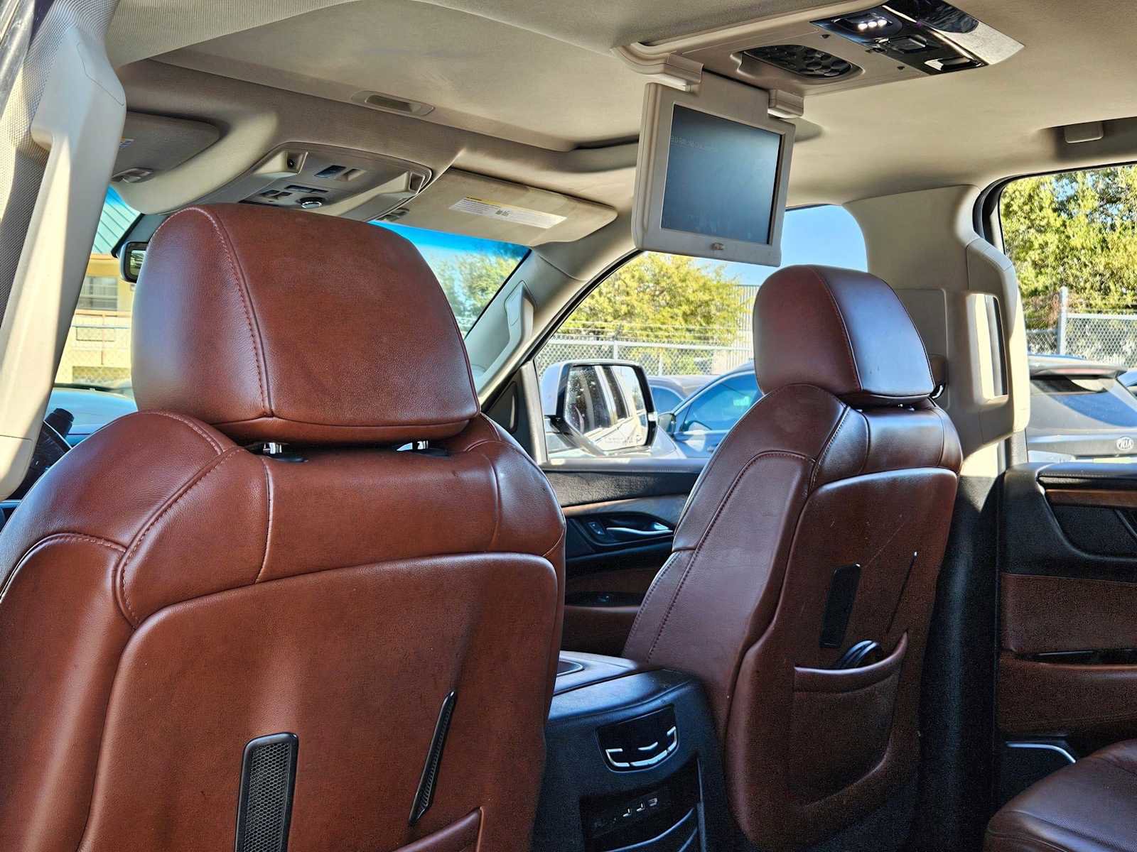 Used 2020 Cadillac Escalade Luxury image 18