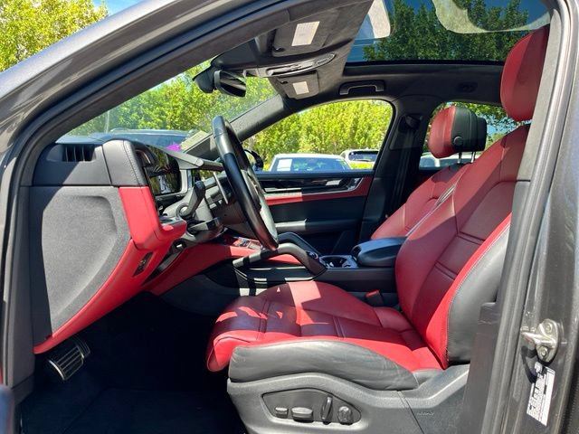 Used 2024 Porsche Cayenne Coupe w/ Premium Package Plus AWD/4WD image 7