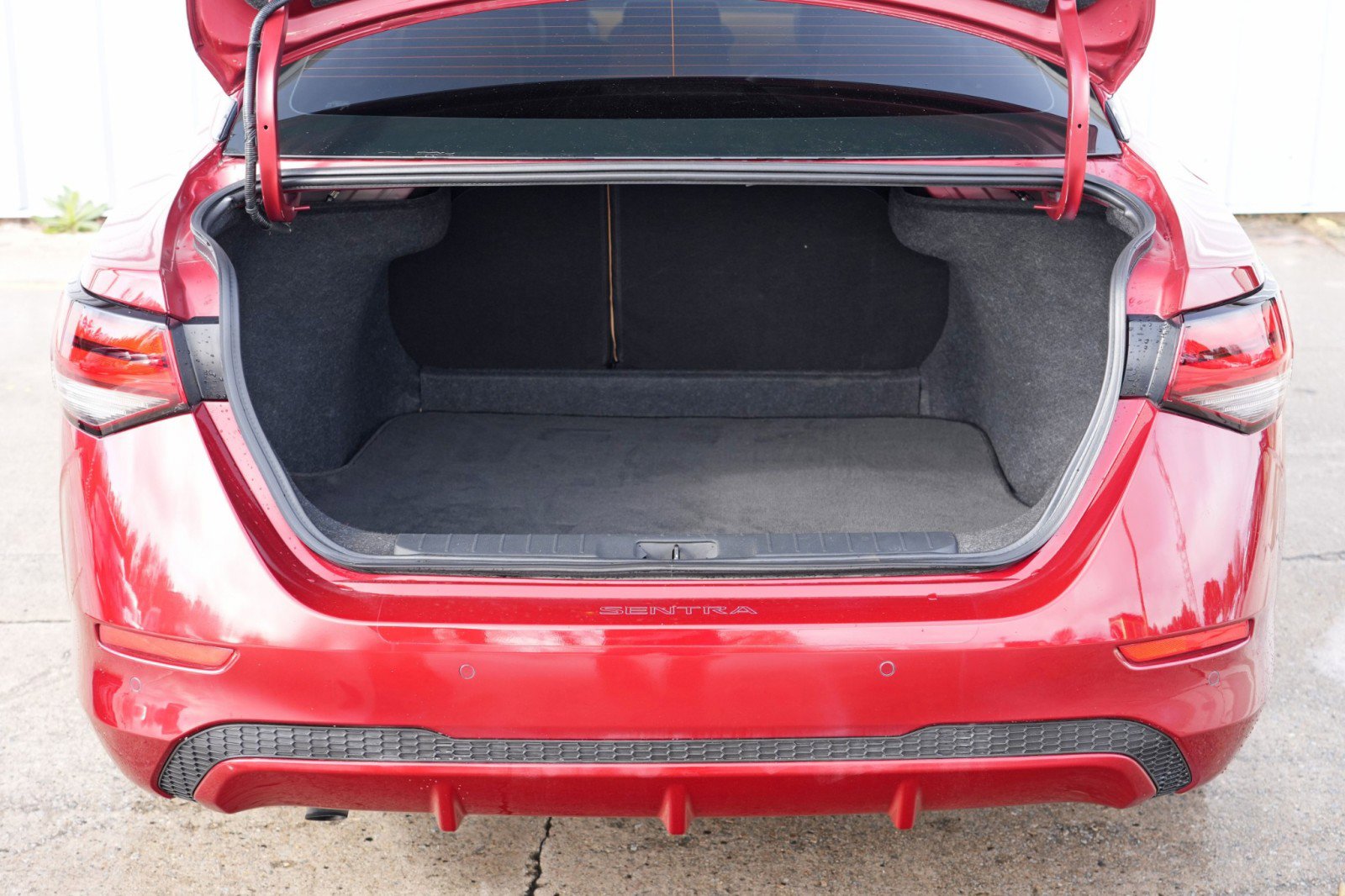 Used 2022 Nissan Sentra SV w/ SV Premium Package image 9