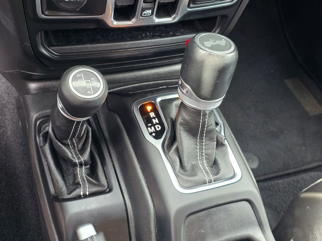 Used 2021 Jeep Wrangler Unlimited Sahara w/ Cold Weather Group AWD/4WD image 26