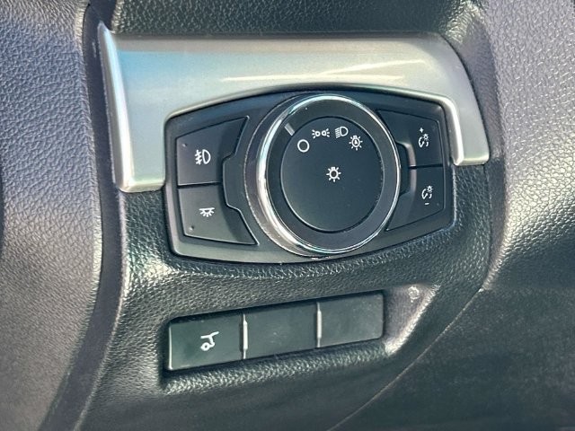 Used 2016 Ford Explorer XLT w/ Equipment Group 201A AWD/4WD image 31