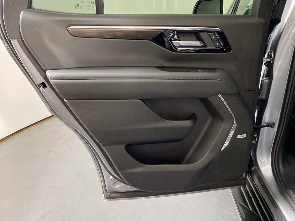 Used 2025 Chevrolet Tahoe LT w/ Comfort Package AWD/4WD image 27