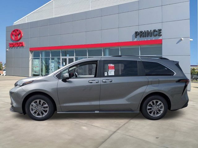 New 2026 Toyota Sienna XLE FWD image 7