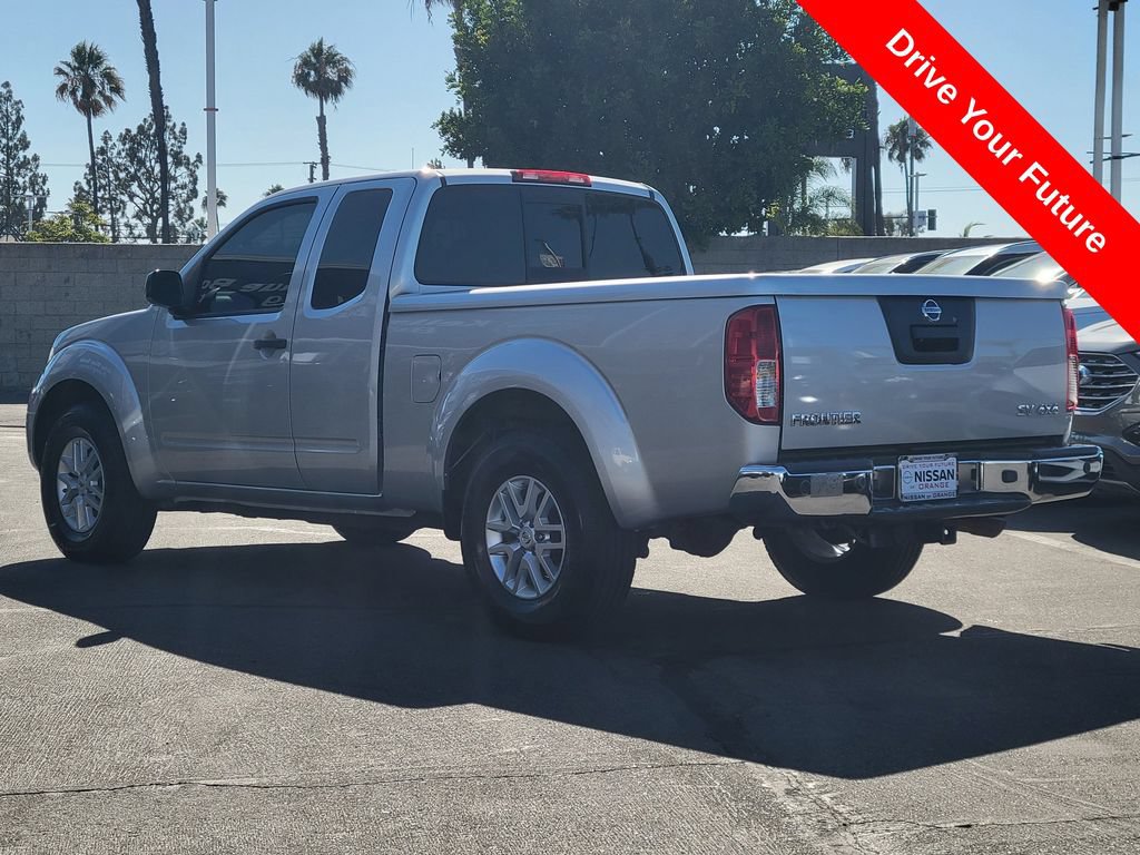 Used 2015 Nissan Frontier SV AWD/4WD image 2